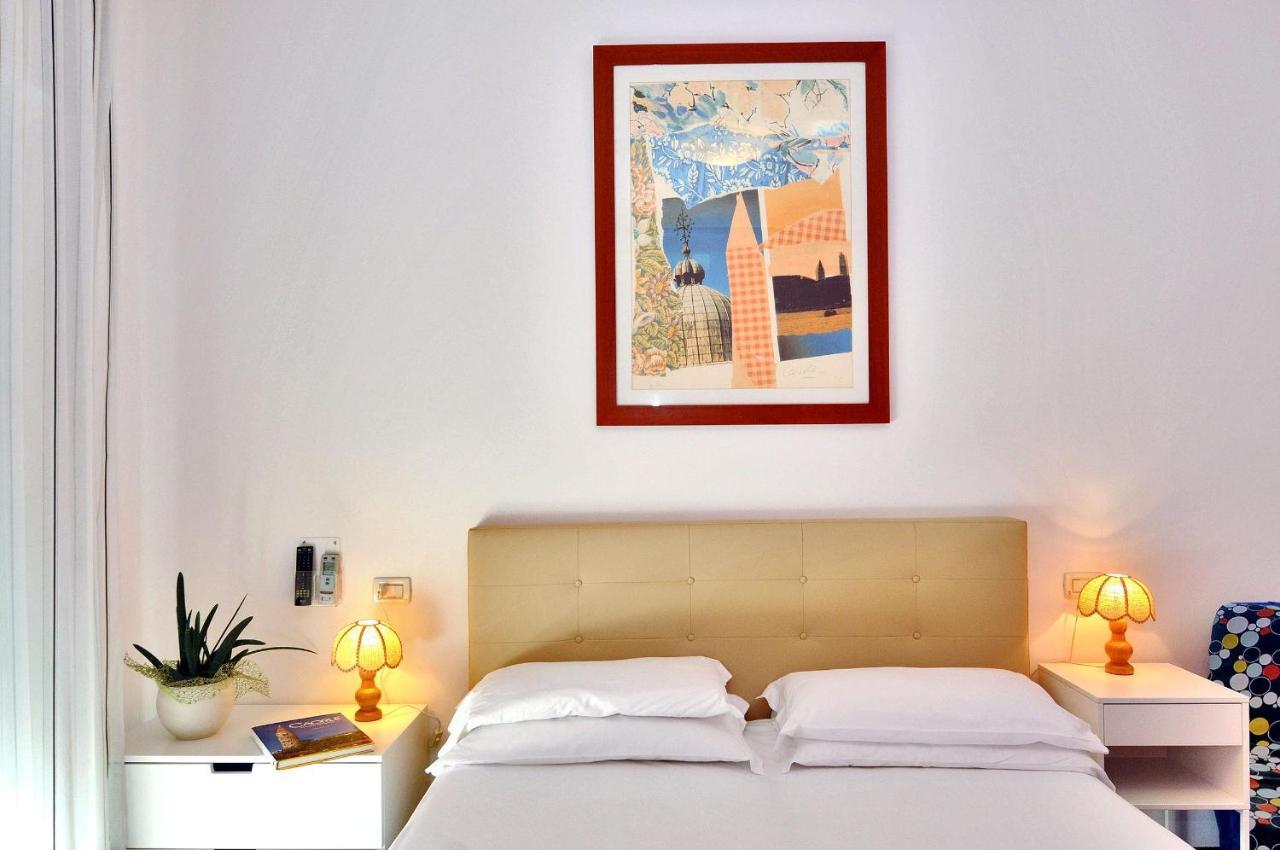 Hotel Nederland Каорле Екстериор снимка