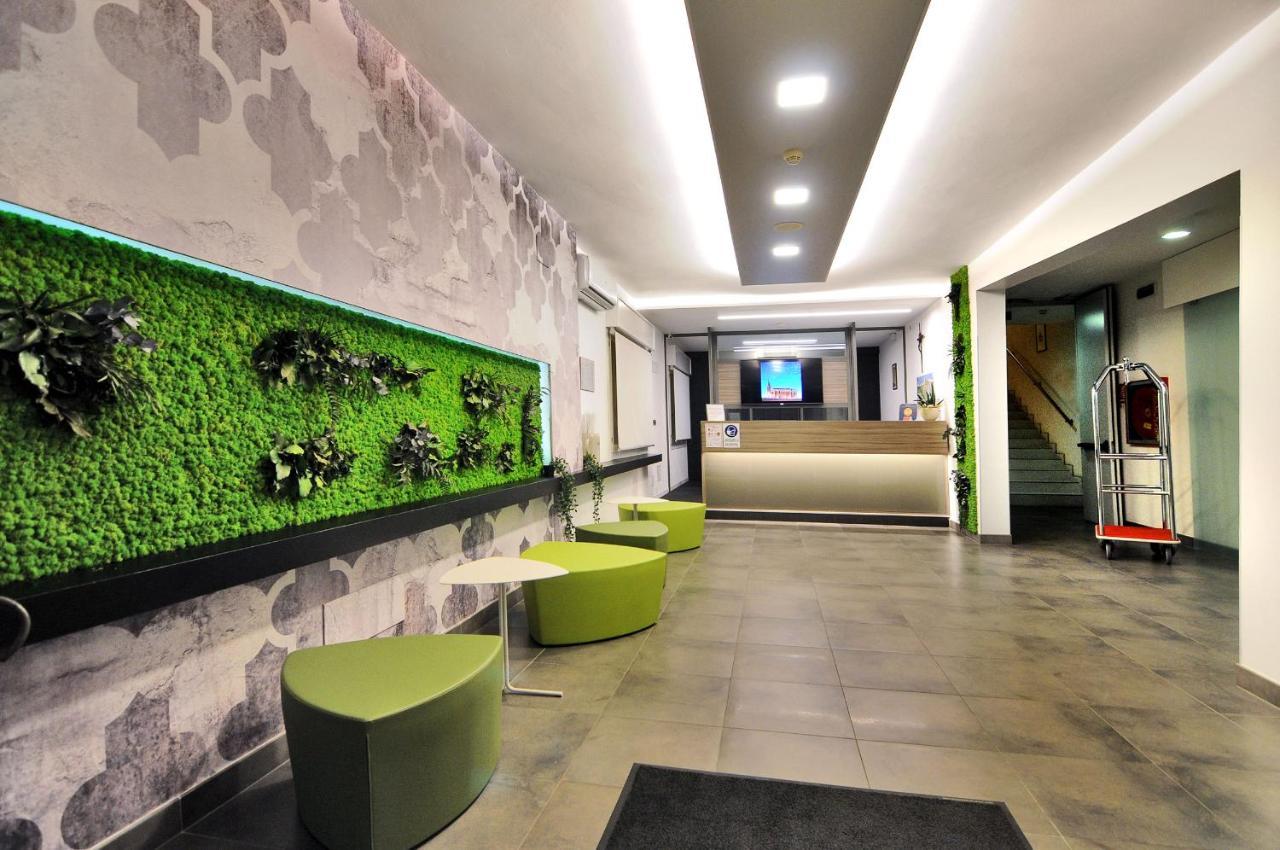 Hotel Nederland Каорле Екстериор снимка