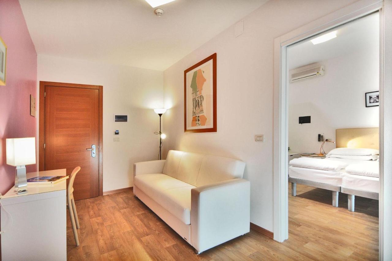 Hotel Nederland Каорле Екстериор снимка