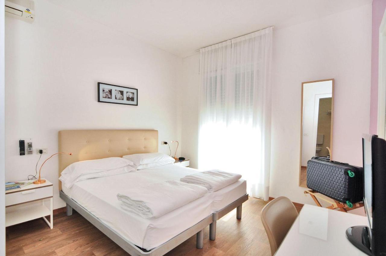 Hotel Nederland Каорле Екстериор снимка