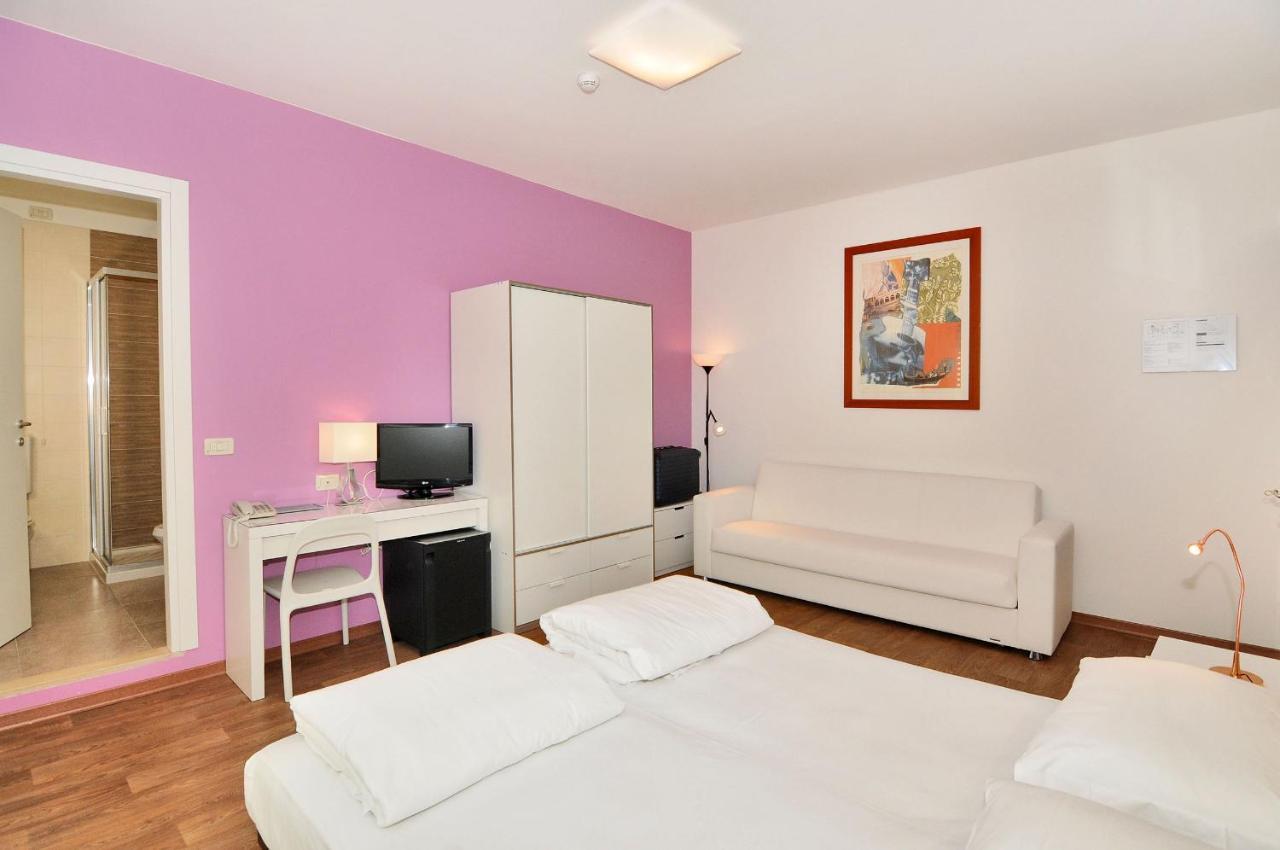 Hotel Nederland Каорле Екстериор снимка