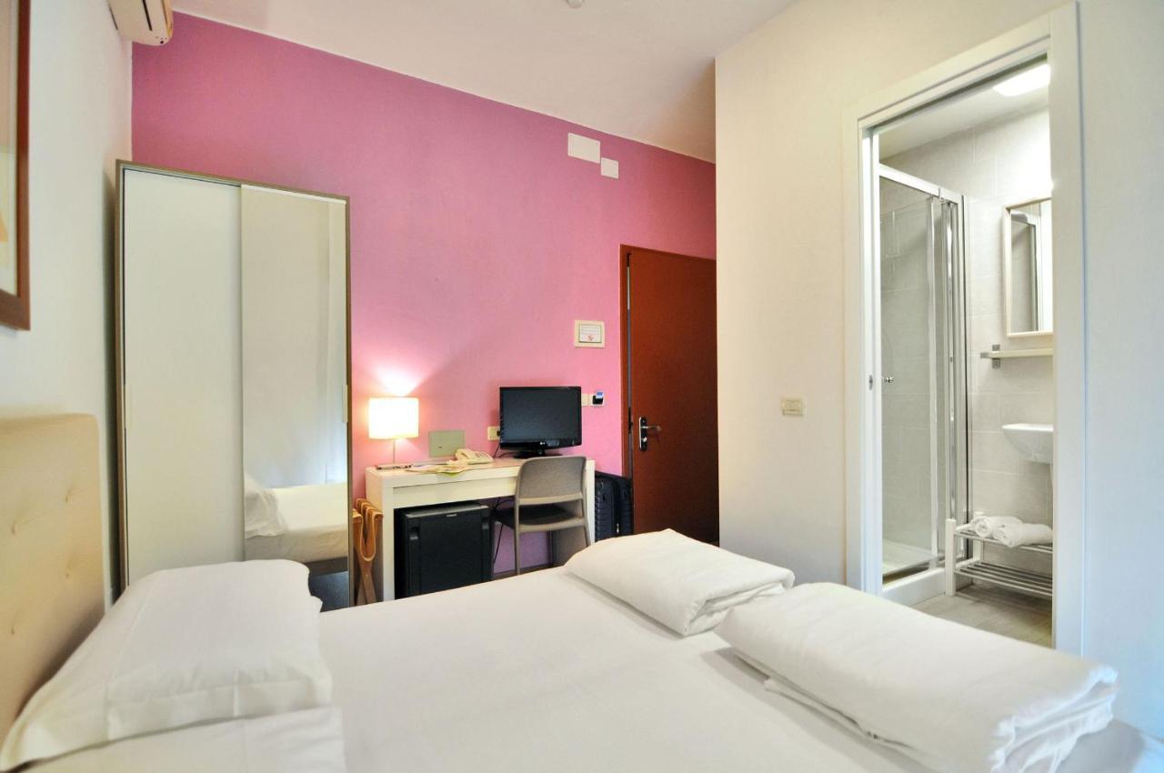 Hotel Nederland Каорле Екстериор снимка