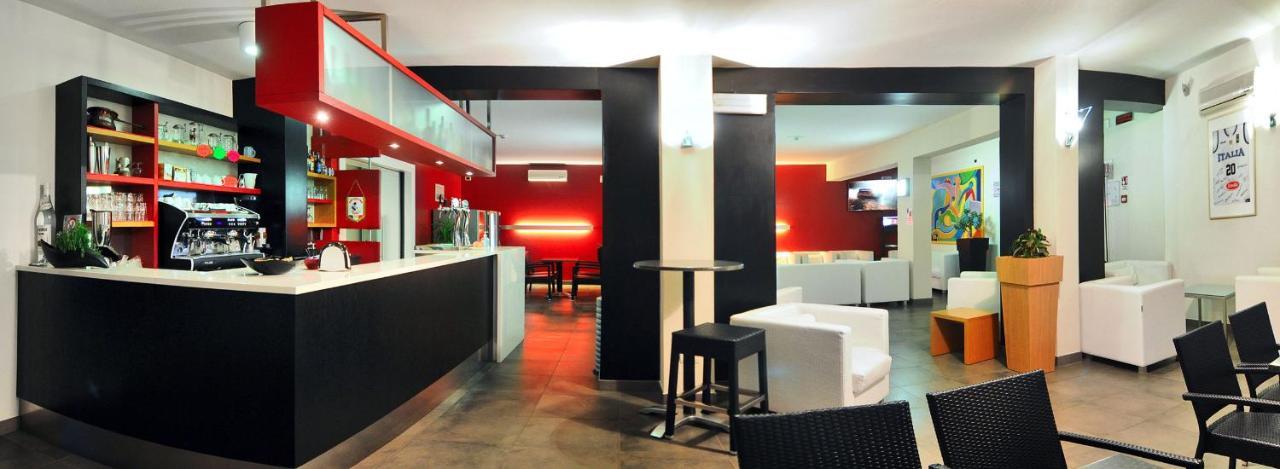 Hotel Nederland Каорле Екстериор снимка