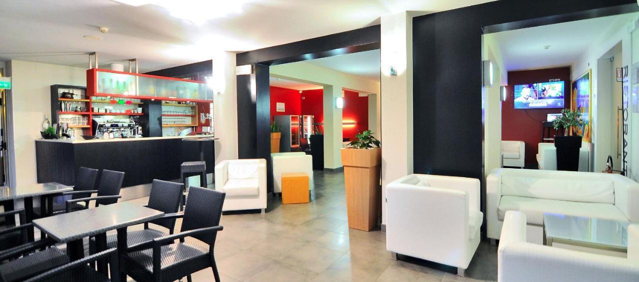 Hotel Nederland Каорле Екстериор снимка