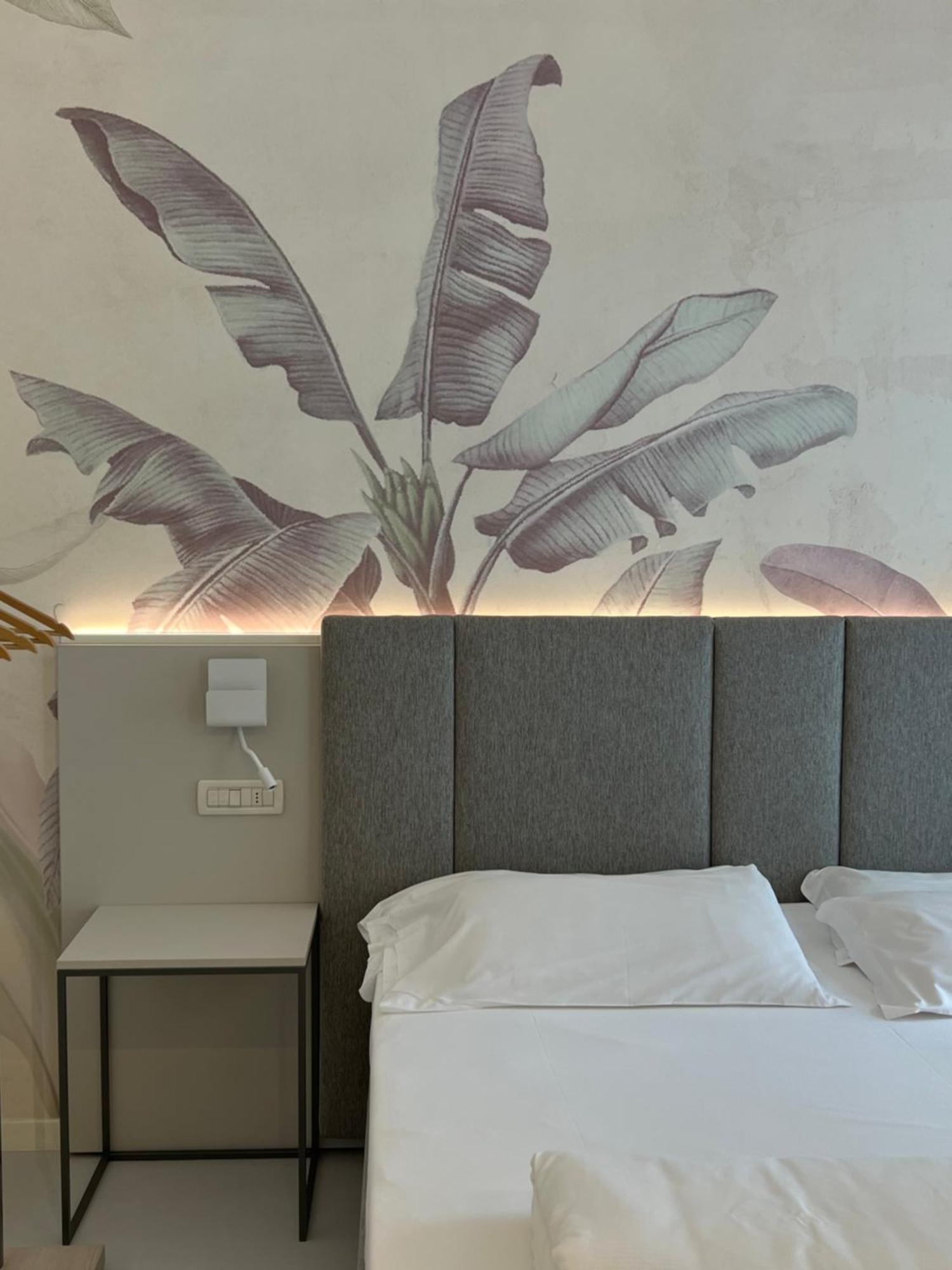 Hotel Nederland Каорле Екстериор снимка
