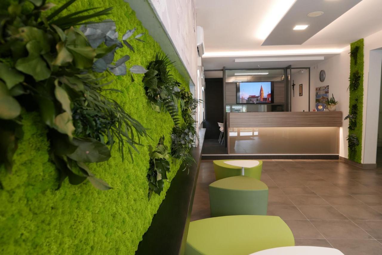 Hotel Nederland Каорле Екстериор снимка